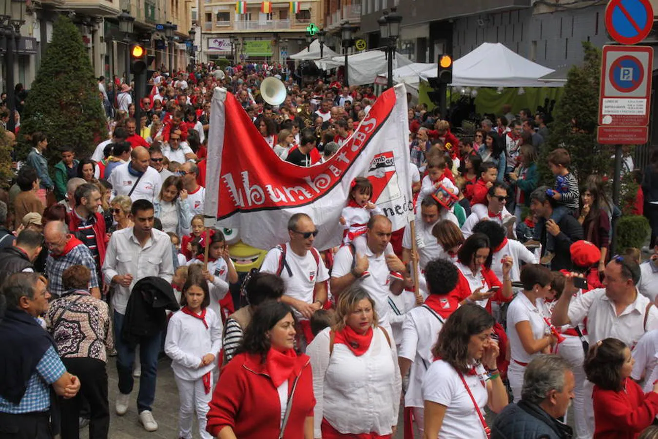 Arnedo tiene cantera para dar continuidad a las fiestas. Los peques protagonizaron un multitudinario pasacalles como antesala al cierre de los festejos