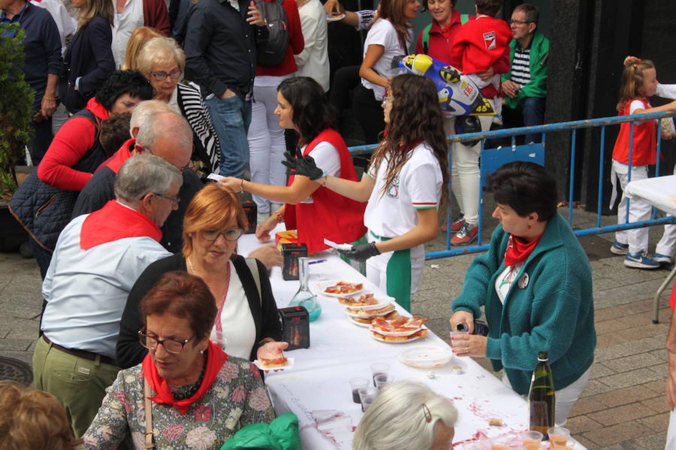 Arnedo tiene cantera para dar continuidad a las fiestas. Los peques protagonizaron un multitudinario pasacalles como antesala al cierre de los festejos