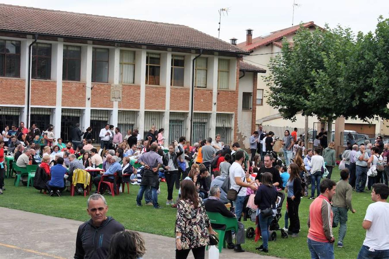 Alrededor de 4.000 bocadillos con el embutido asado en su punto fueron consumidos por turistas y también por los todos aquellos que participaron en una excursión por el entorno