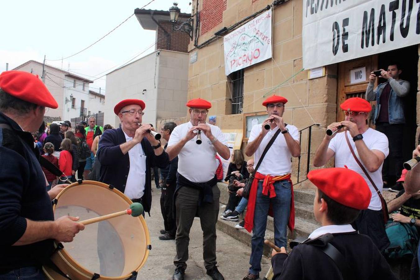 Alrededor de 4.000 bocadillos con el embutido asado en su punto fueron consumidos por turistas y también por los todos aquellos que participaron en una excursión por el entorno