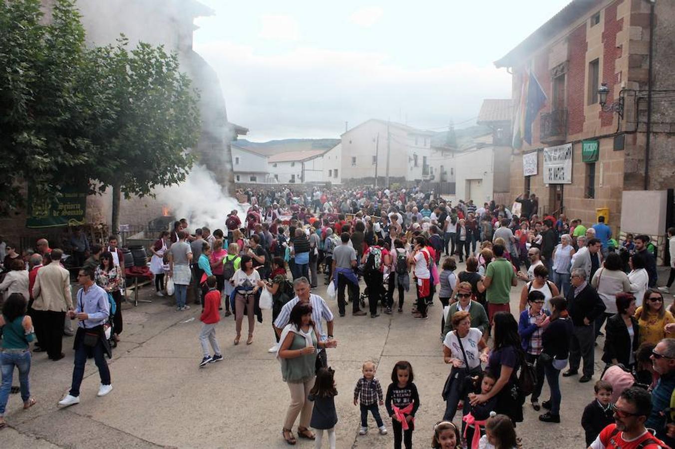 Alrededor de 4.000 bocadillos con el embutido asado en su punto fueron consumidos por turistas y también por los todos aquellos que participaron en una excursión por el entorno