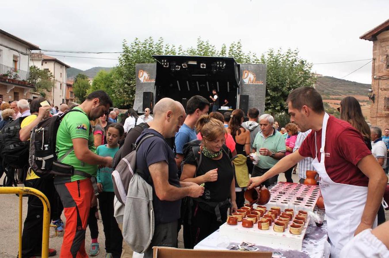 Alrededor de 4.000 bocadillos con el embutido asado en su punto fueron consumidos por turistas y también por los todos aquellos que participaron en una excursión por el entorno