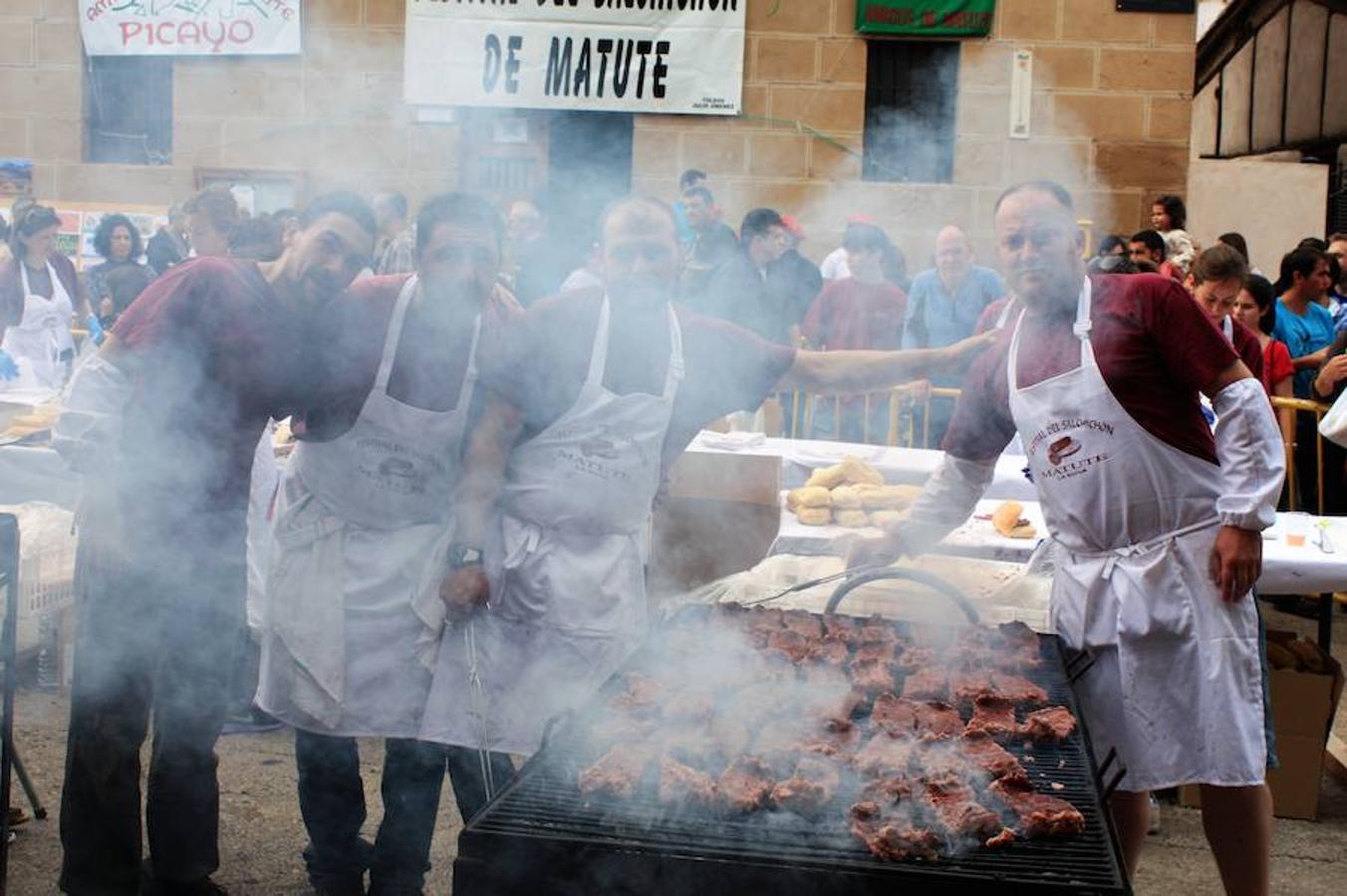 Alrededor de 4.000 bocadillos con el embutido asado en su punto fueron consumidos por turistas y también por los todos aquellos que participaron en una excursión por el entorno