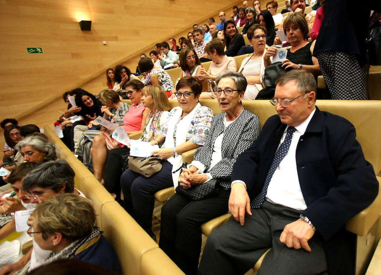 El actual IES Comercio celebró en Riojafórum sus 75 años de trabajo ininterrumpido con una gala en la que se hizo un repaso por su dialatada historia