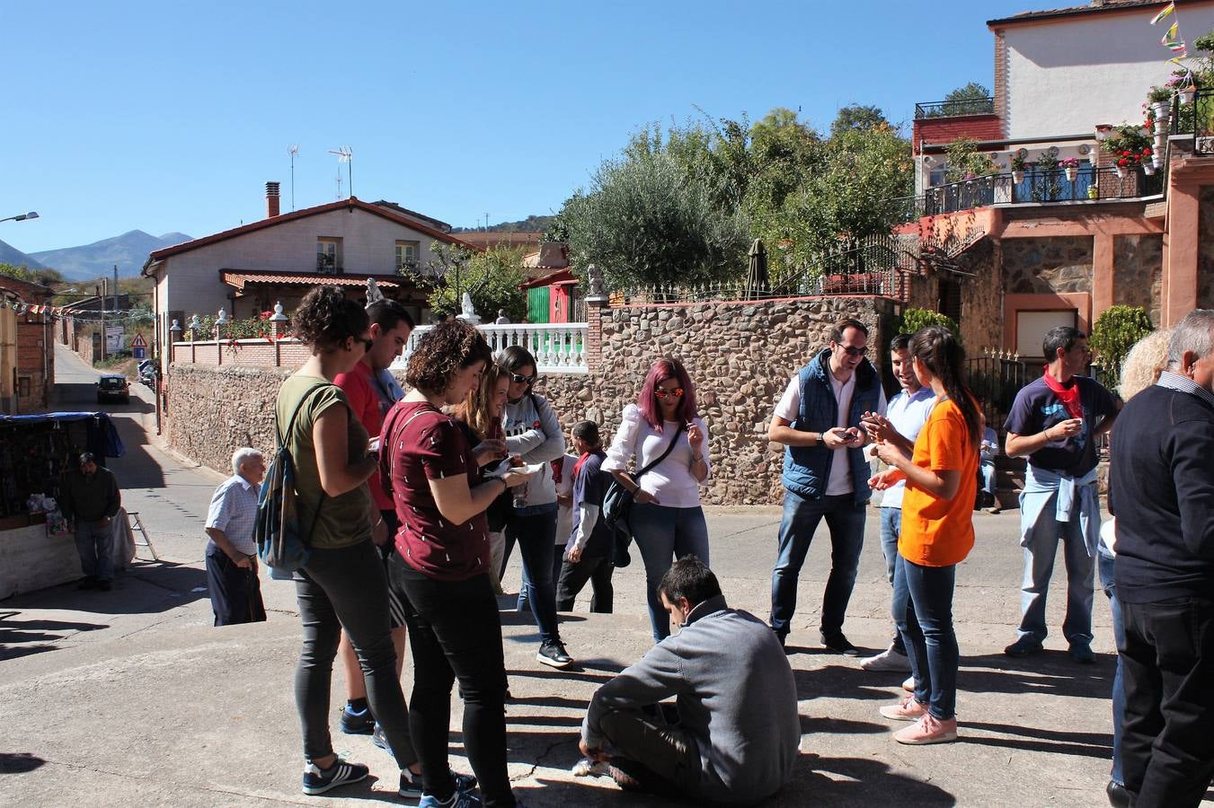 La localidad celebró ayer el disparo del cohete de las fiestas de la Octava.