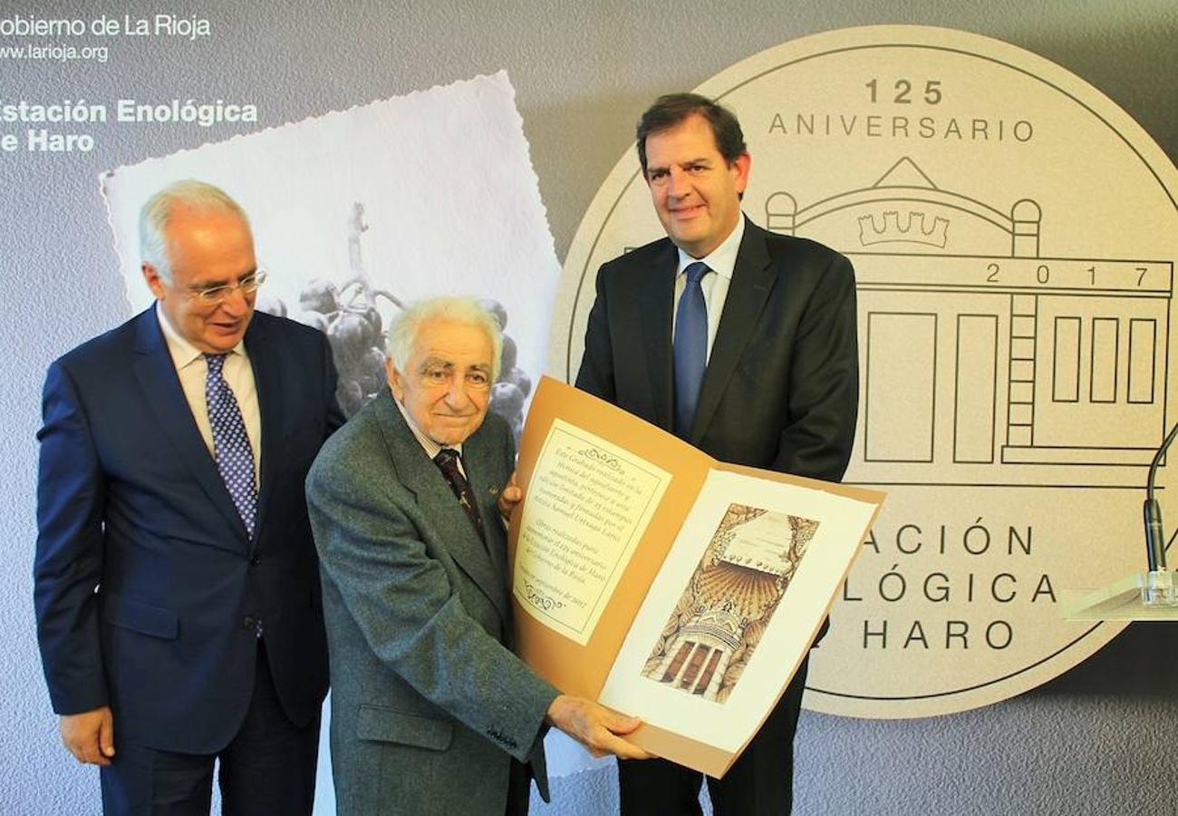La Estación Enológica de Haro vivió la celebración del 125 aniversario en el que se anuncia el relevo en la dirección de Elena Meléndez Álvarez tras la jubilación de Montserrat Íñiguez.