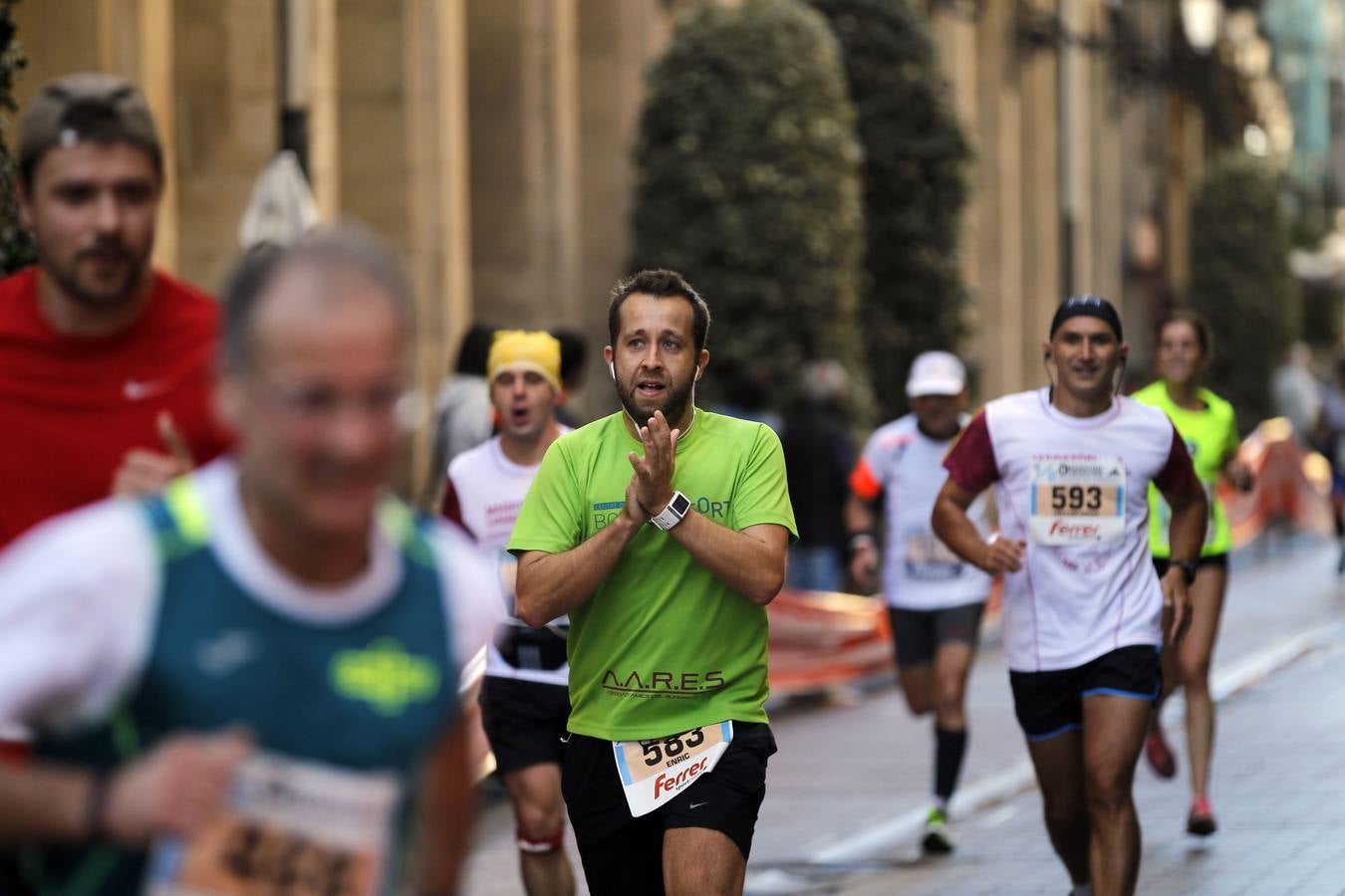 MIl doscientos atletas han participado hoy en esta carrera que se ha celebrado en el centro de Logroño.