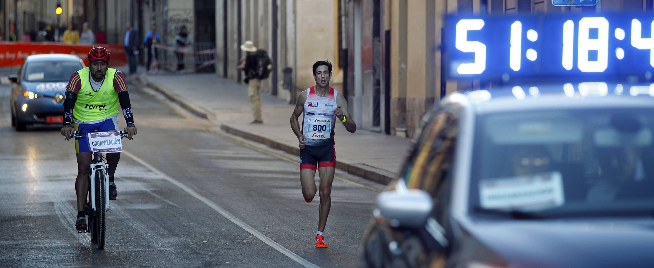 MIl doscientos atletas han participado hoy en esta carrera que se ha celebrado en el centro de Logroño.