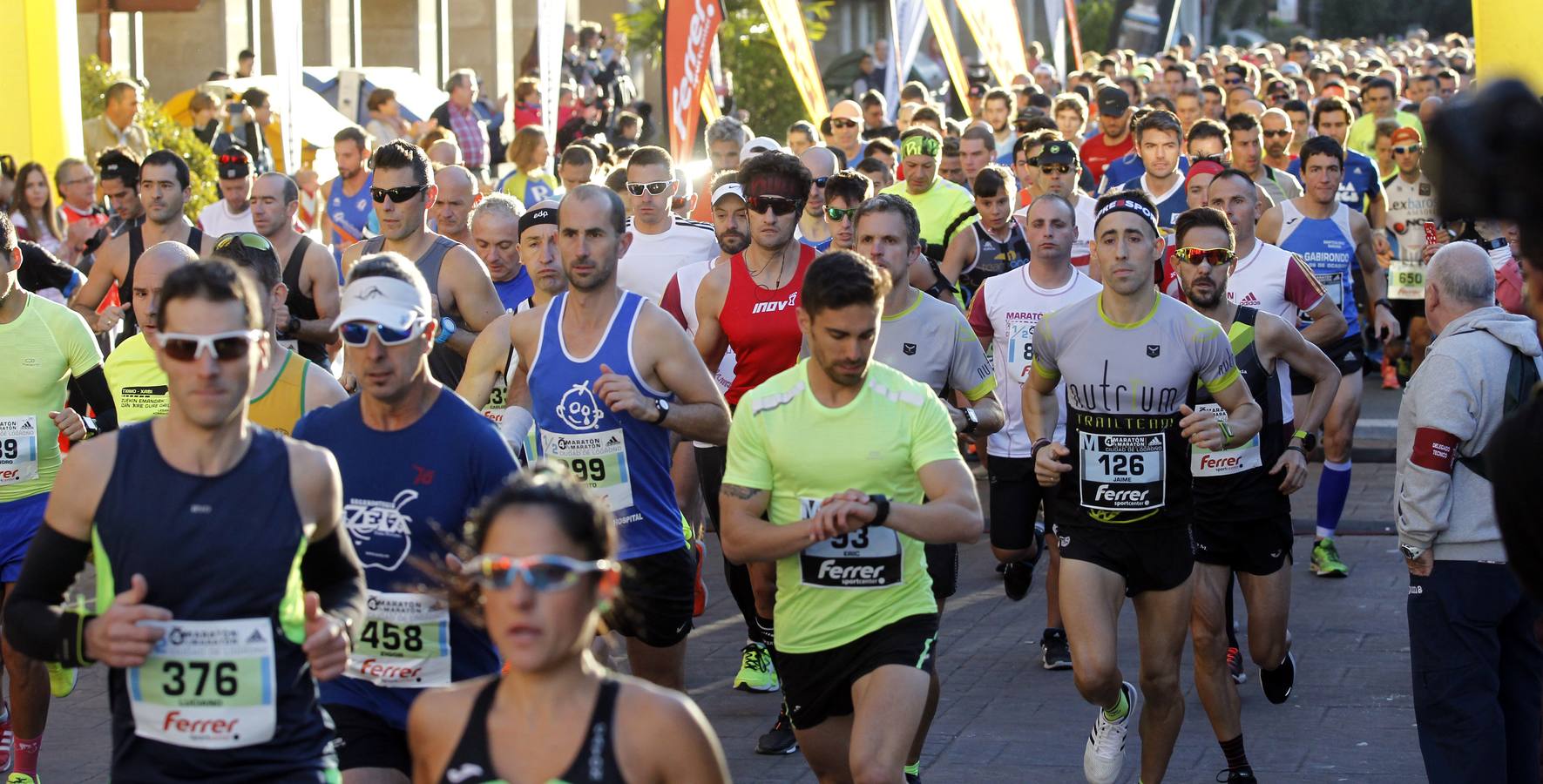 MIl doscientos atletas han participado hoy en esta carrera que se ha celebrado en el centro de Logroño.