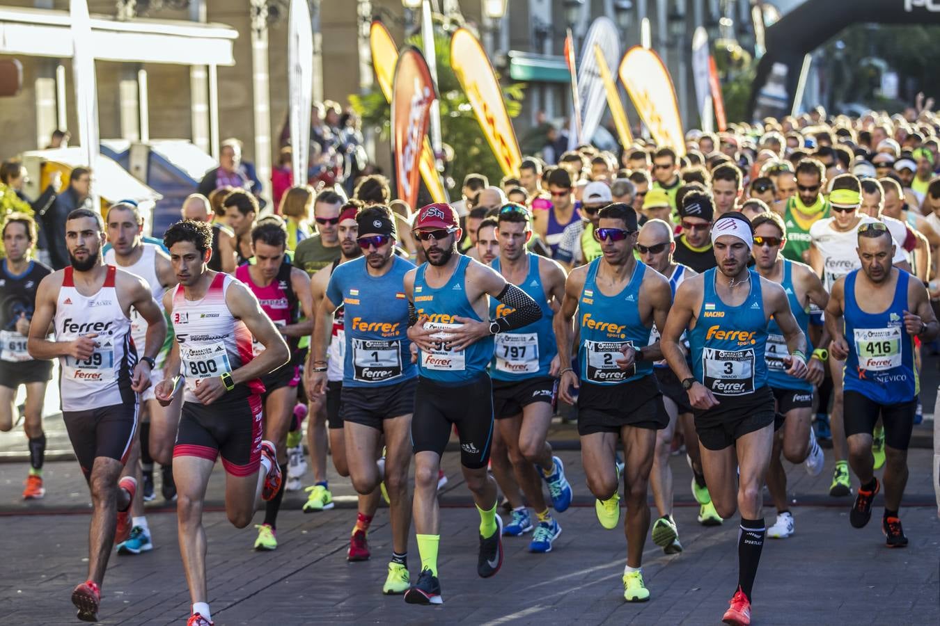 MIl doscientos atletas han participado hoy en esta carrera que se ha celebrado en el centro de Logroño.