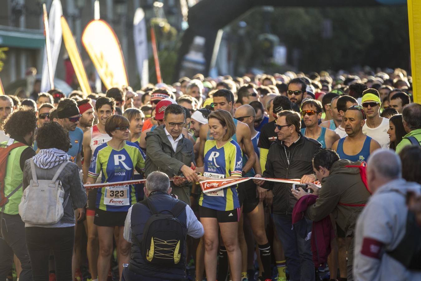 MIl doscientos atletas han participado hoy en esta carrera que se ha celebrado en el centro de Logroño.