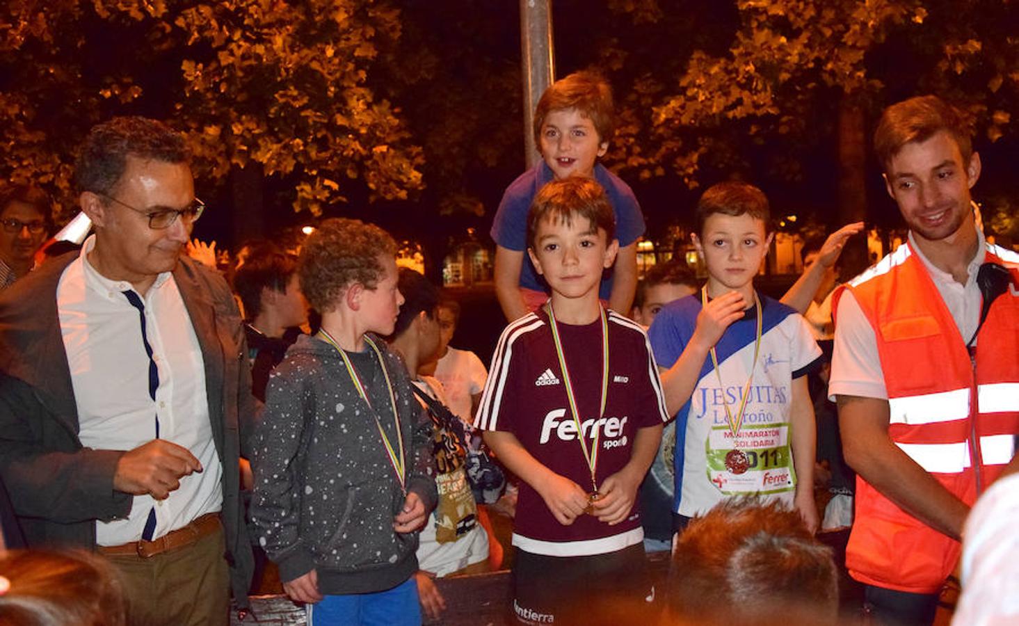 Alrededor de 300 niños tomaron parte en los actos paralelos relacionados con la Maratón que este domingo se celebra en Logroño. Amor por el deporte, participación, saber perder y también ganar... 