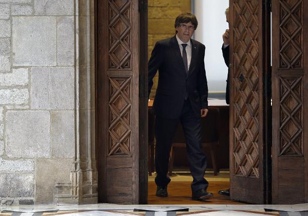 Carles Puigdemont, el pasado viernes en el Palau de la Generalitat. :: LLUIS GENé / afp