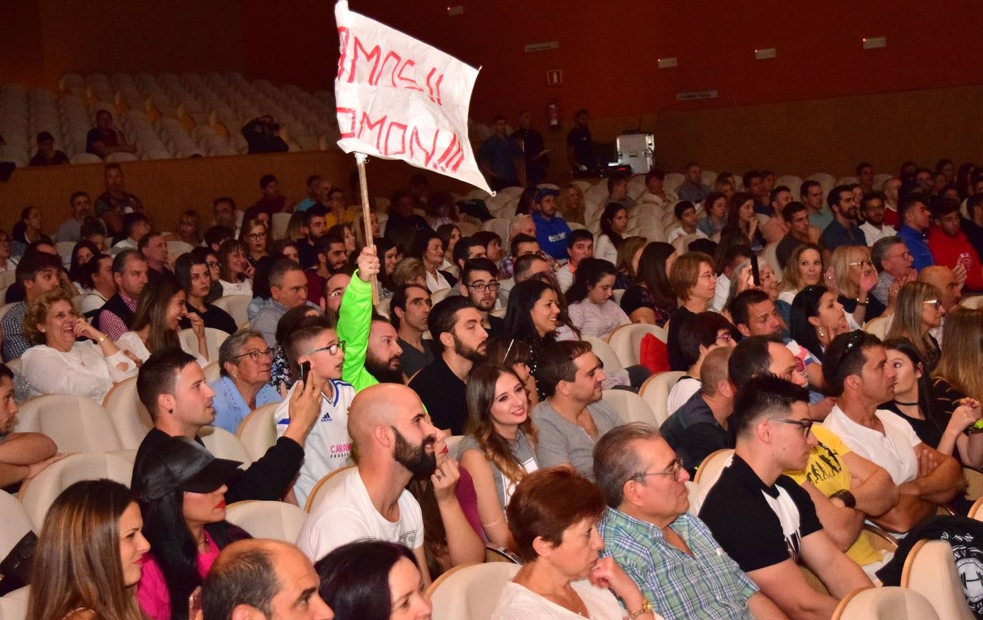 El Auditorio del Ayuntamiento de Logroño acogió el primer Trofeo Nacional de La Rioja y el tercer Campeonato de La Rioja de culturismo.