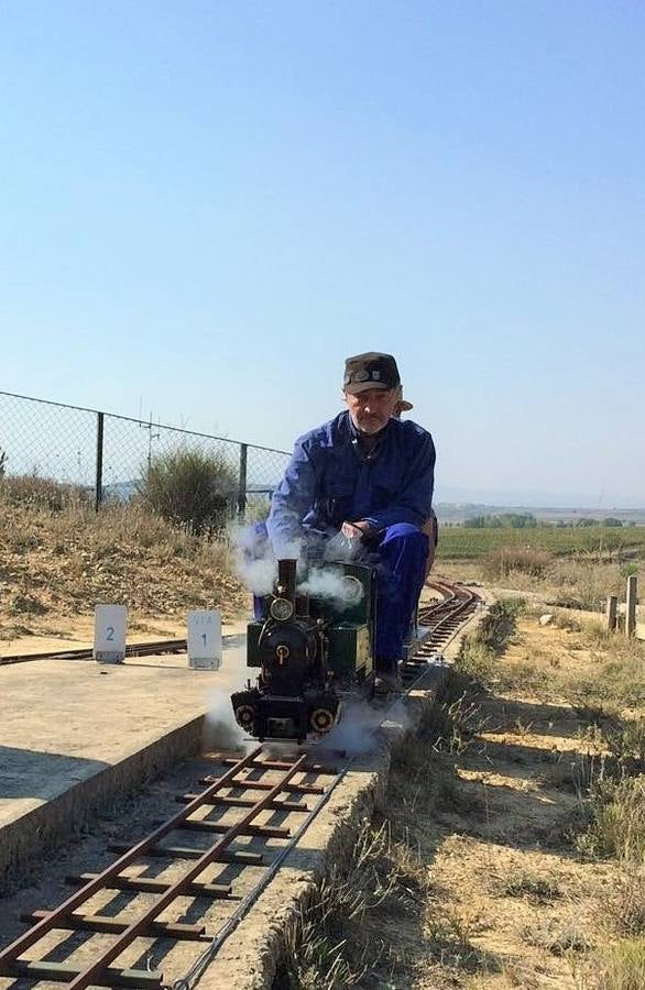 El parque temático del tren de Gimileo celebró este jueves una jornada con ferrocarriles a escala