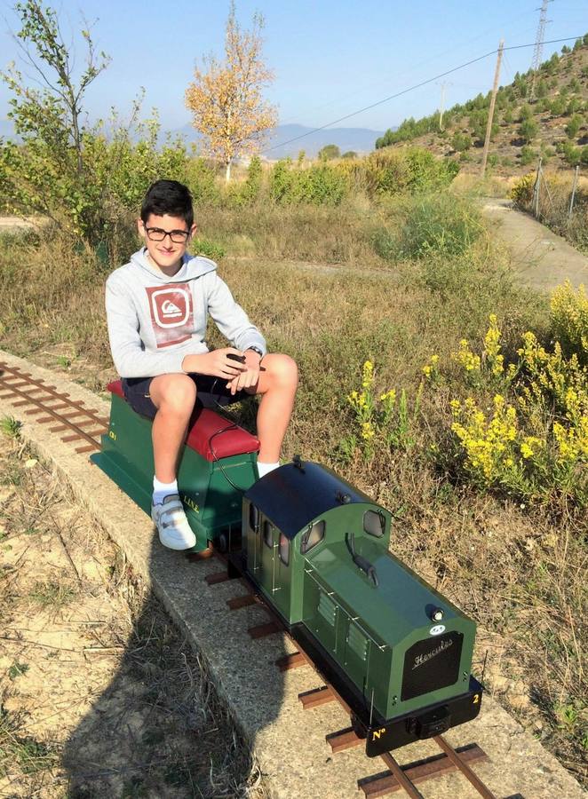 El parque temático del tren de Gimileo celebró este jueves una jornada con ferrocarriles a escala