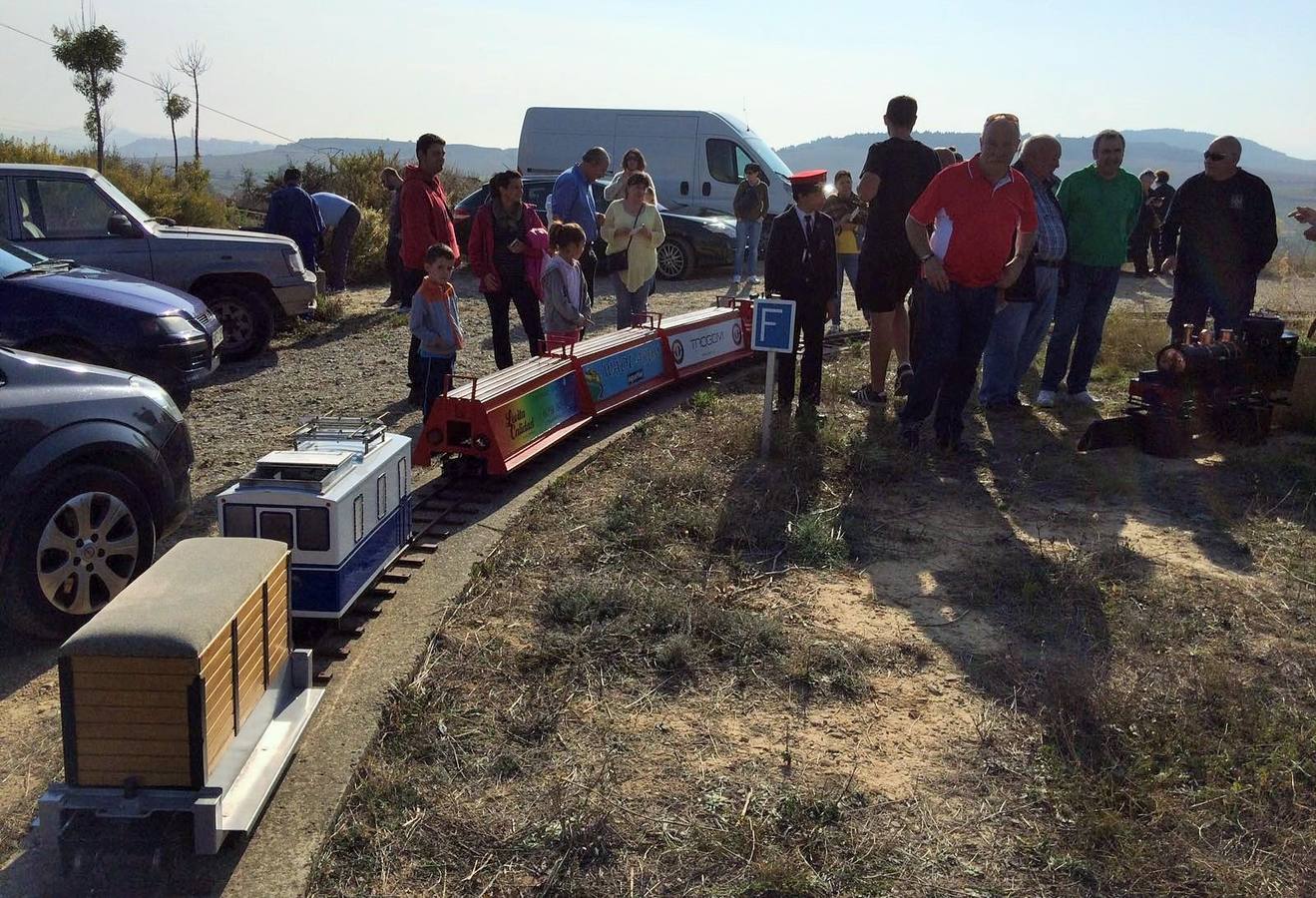 El parque temático del tren de Gimileo celebró este jueves una jornada con ferrocarriles a escala