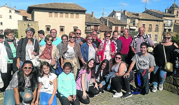 Participantes en la excursión de la asociación de Corporales. :: 