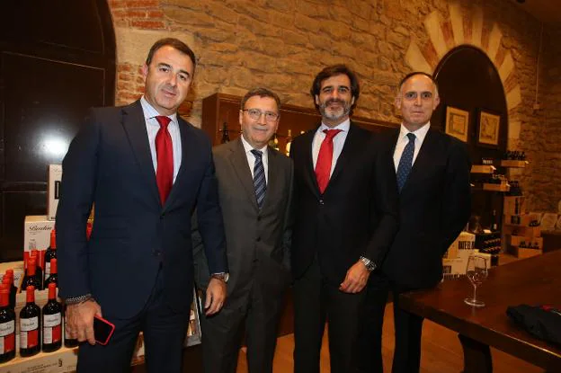 Javier Gallardo, Enrique Méndez, Rafael Mira y Javier Barra.