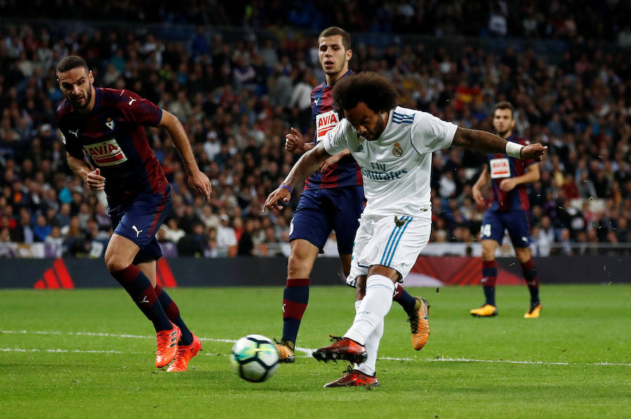 El Real Madrid quiere hacer del Bernabéu un fortín ante un Eibar que empató en el feudo blanco el pasado curso. El cuadro de Mendilibar necesita puntos para alejarse del descenso. 