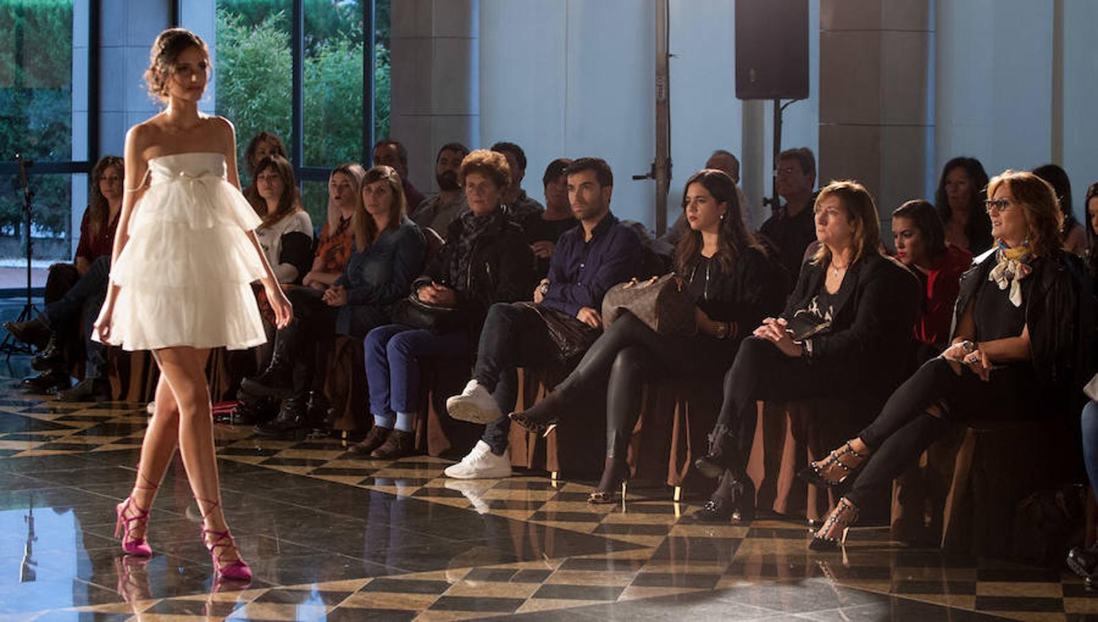 La feria de novios 'Sí quiero' celebrada en las instalaciones del restaurante Delicatto sirvió para ofrecer a las parejas que han decidido dar el paso un completo recorrido por los servicios que hay alrededor de este día tan especial