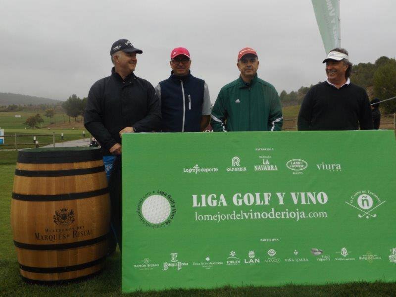 Los jugadores posan antes de comenzar la jornada.