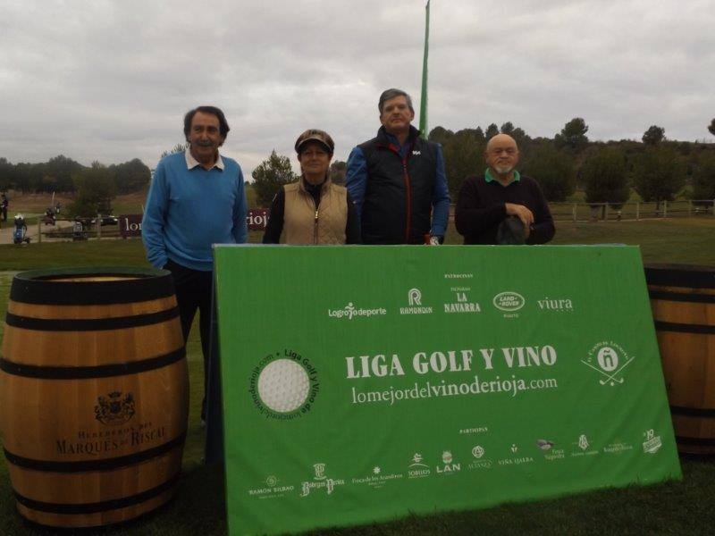 Los jugadores posan antes de comenzar la jornada.