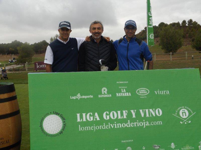 Los jugadores posan antes de comenzar la jornada.