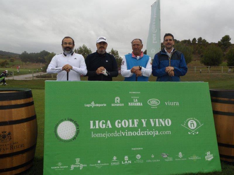 Los jugadores posan antes de comenzar la jornada.