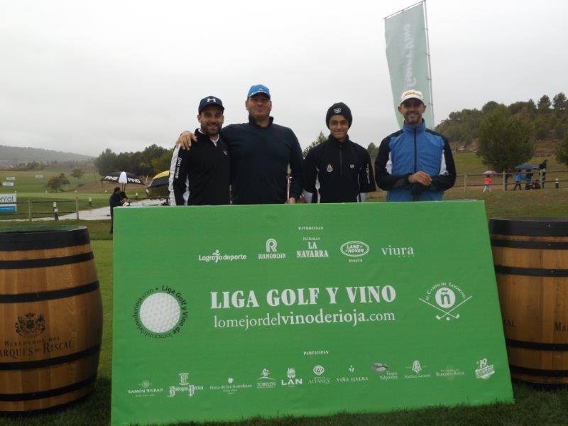 Los jugadores posan antes de comenzar la jornada.