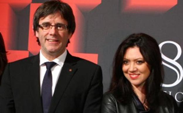 Marcela Topor, con su marido Carles Puigdemont.