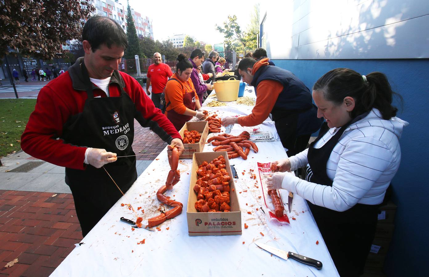 iel a su cita con la solidaridad, la tradicional marcha ASPACE ha echado a andar este domingo, 29 de octubre, desde el polideportivo municipal de Las Gaunas con la participación de alrededor de 3.000 personas que han querido apoyar esta iniciativa que pretende concienciar a la sociedad riojana sobre la realidad de las personas con parálisis cerebral.