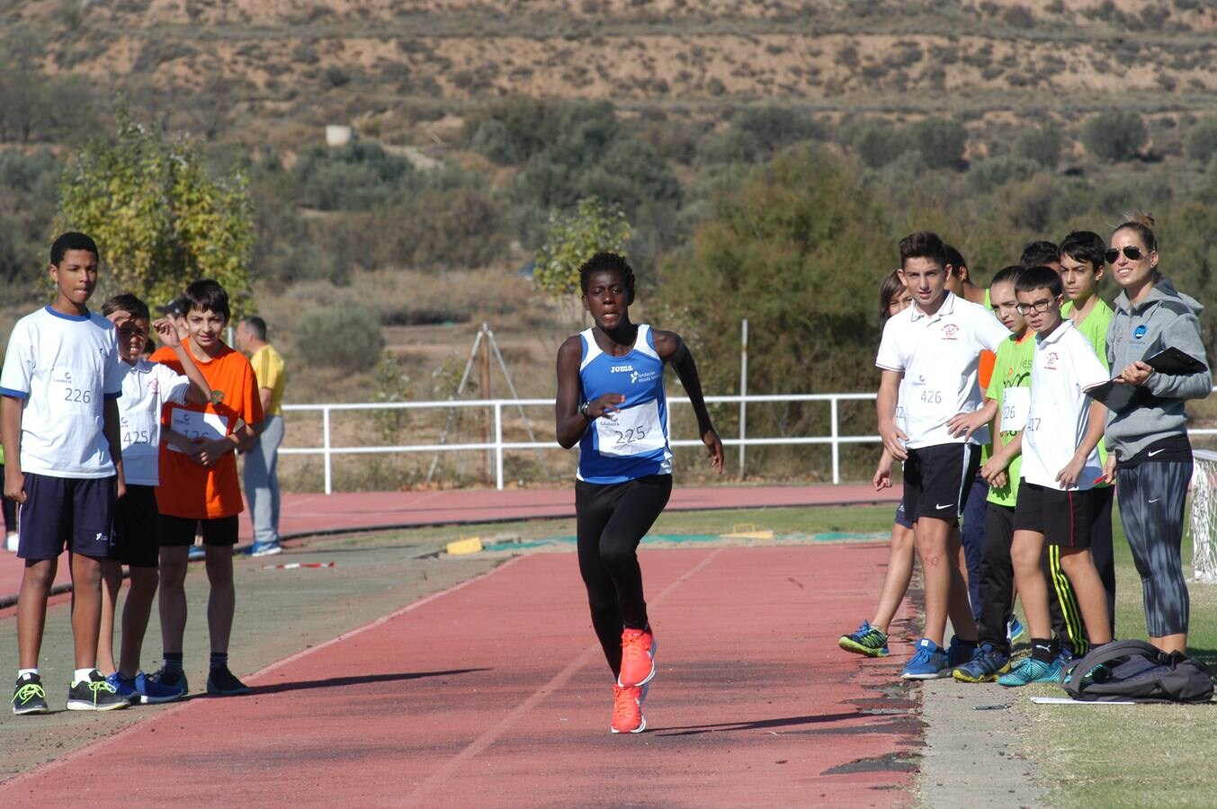 Decenas de niños participaron en Calahorra en la Olimpiada Interescolar Infantil.