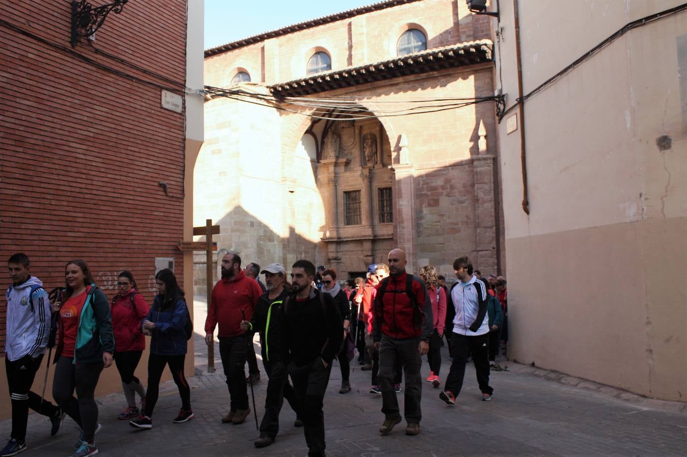 Unas 350 personas participan en la tercera Marcha del Camino del Rey