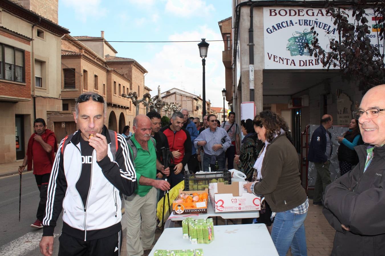 Unas 350 personas participan en la tercera Marcha del Camino del Rey