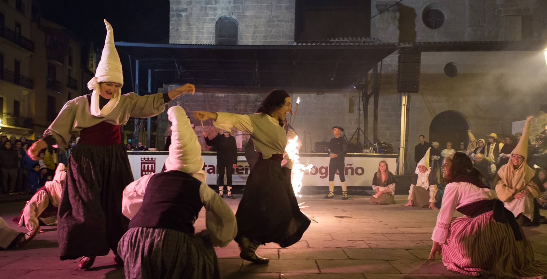 Logroño se llena de brujas para rememorar el auto de fe de 1610