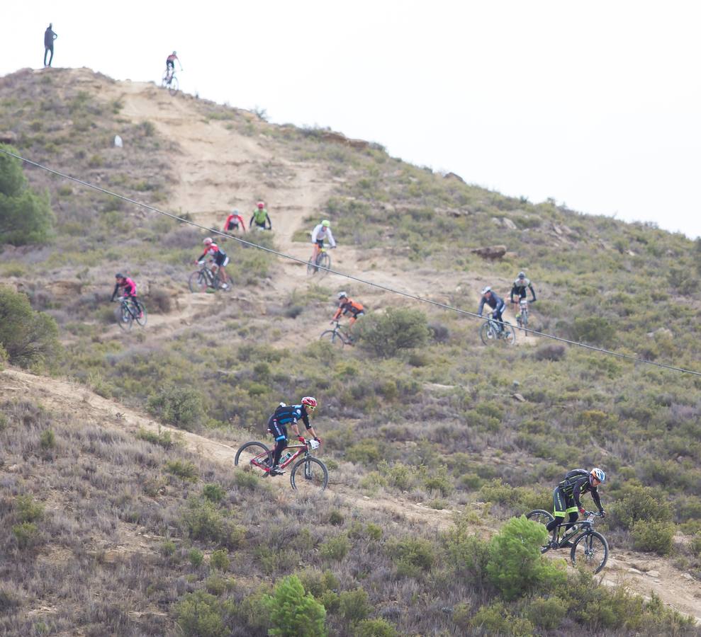 Cerca de 300 ciclistas participaron en la prueba