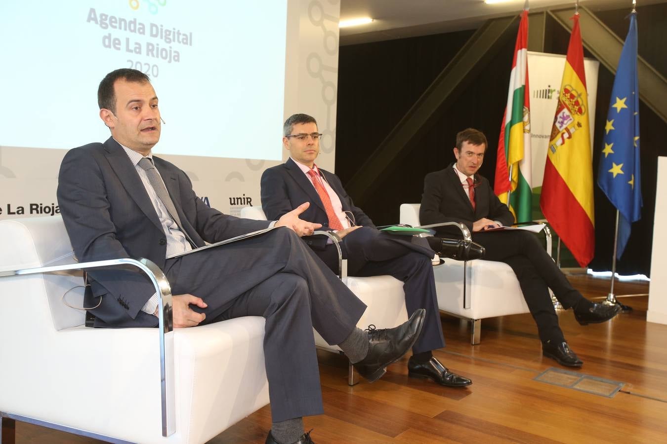 La Fombera acoge una jornada para recopilar los avances de la Agenda Digital que impulsa el Gobierno de La Rioja.