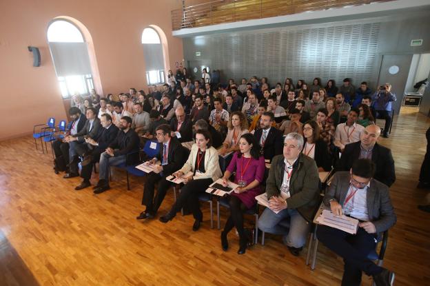 Presentación de proyectos de una nueva edición de STARTinnova. En primer plano, el jurado. :: 