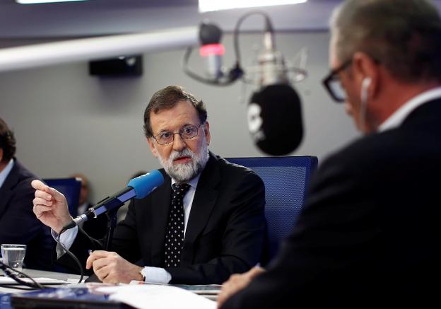 Mariano Rajoy, durante la entrevista de ayer en la cadena Cope. :: efe