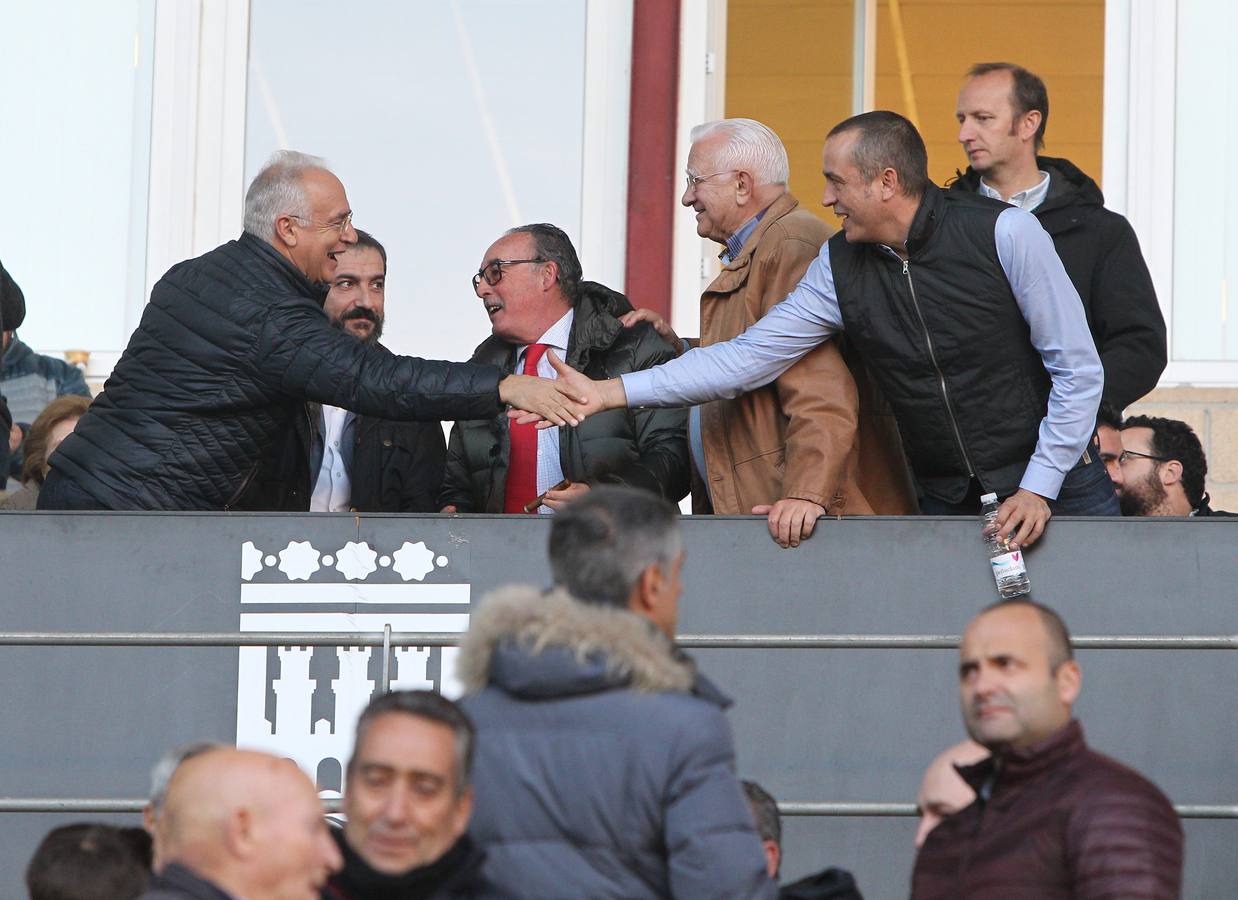 Imagénes del encuentro disputado en Las Gaunas entre la UD Logroñés y el CD Mirandés, que ha concluido con derrota para el equipo local.