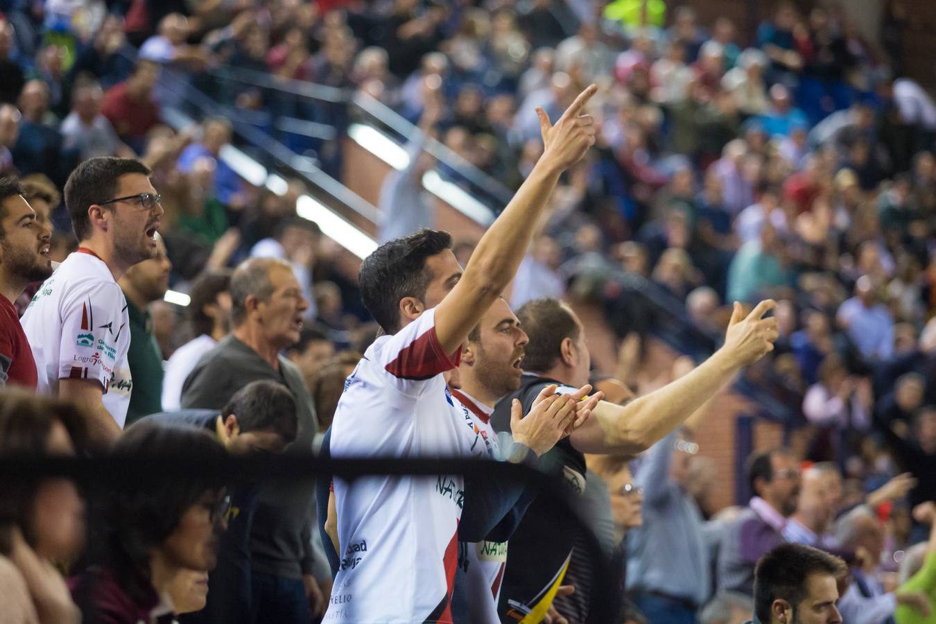 Las imágenes del partido en el que los franjivino se despidieron de la Copa EHF