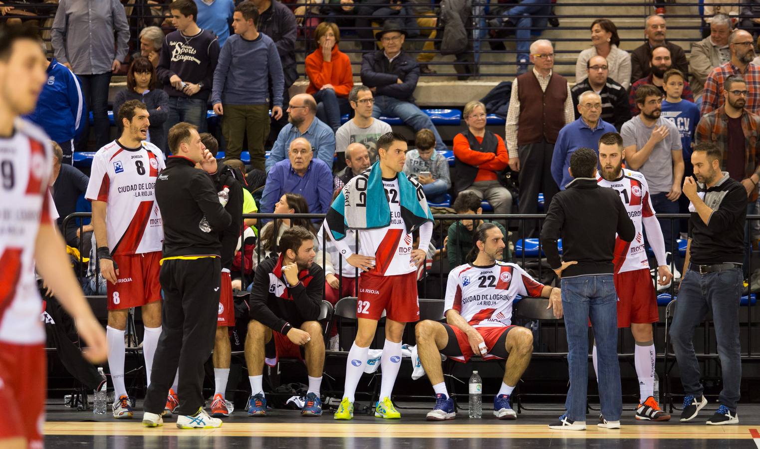 Las imágenes del partido en el que los franjivino se despidieron de la Copa EHF