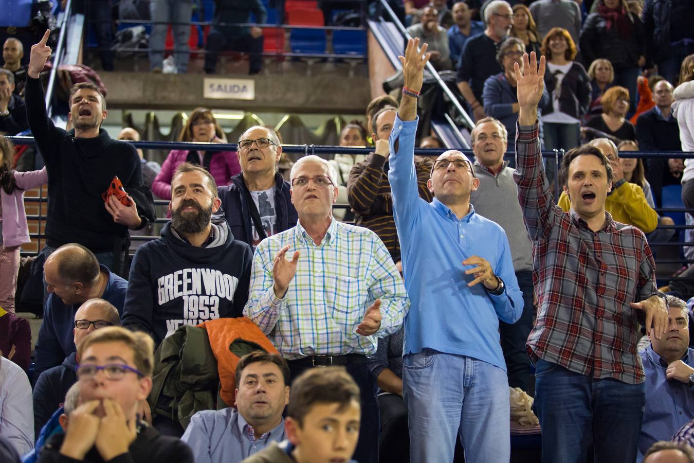 Las imágenes del partido en el que los franjivino se despidieron de la Copa EHF