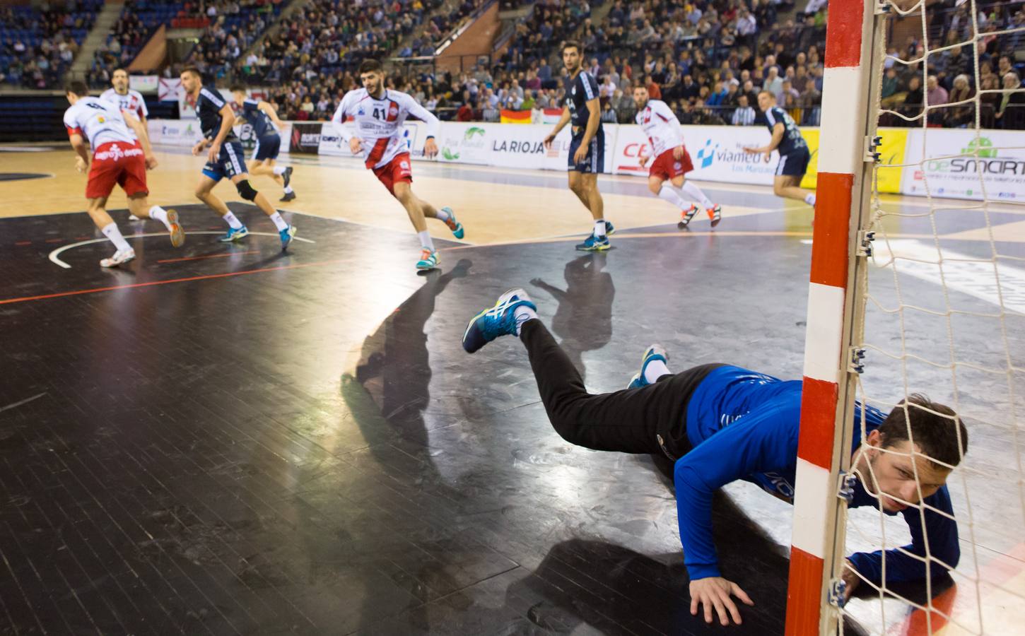 Las imágenes del partido en el que los franjivino se despidieron de la Copa EHF