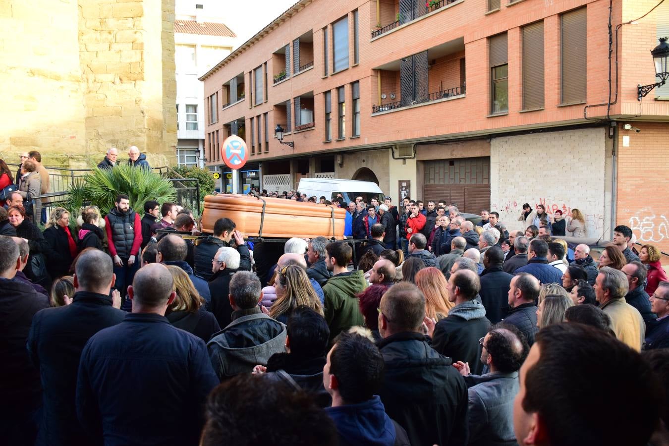 Villamediana despidió con emoción a Jesús Ruiz Bastida. El pelotari de 54 años, que logró la plata olímpica en Barcelona'92, falleció el pasado viernes tras una larga enfermedad