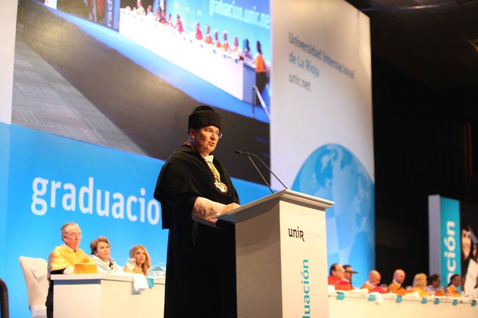 Un millar de alumnos de diez países americanos asistieron en Bogotá al acto de graduación de la Universidad Internacional de La Rioja (UNIR).