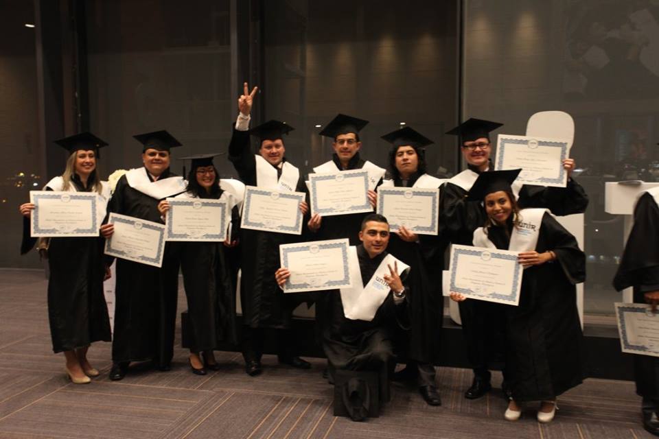 Un millar de alumnos de diez países americanos asistieron en Bogotá al acto de graduación de la Universidad Internacional de La Rioja (UNIR).