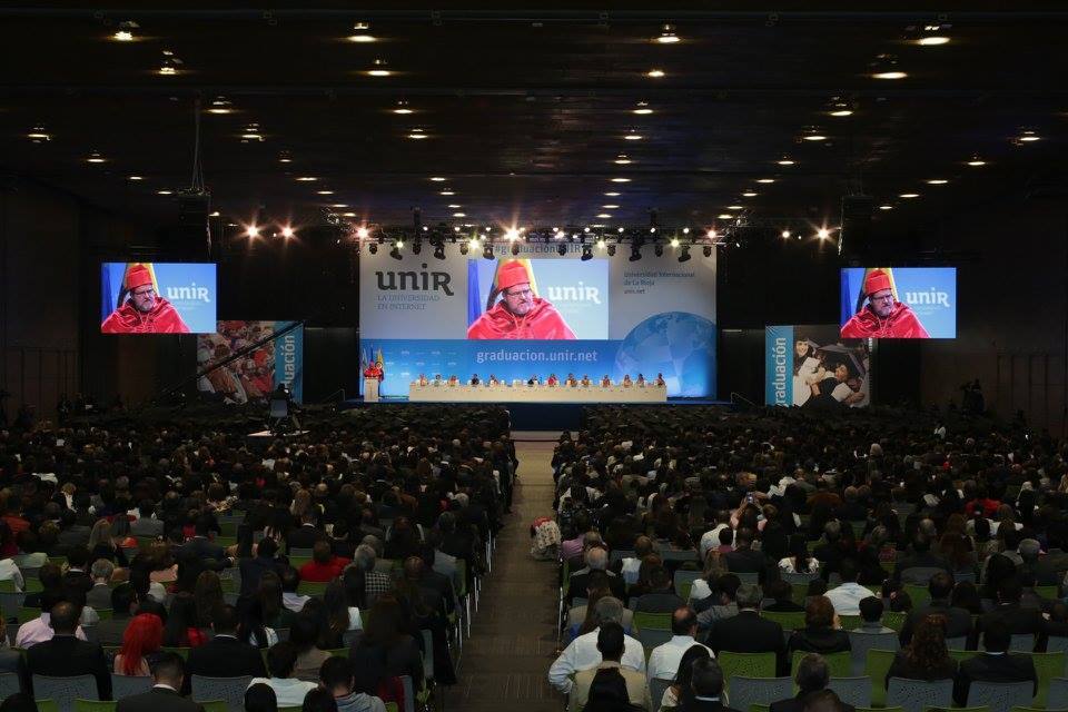 Un millar de alumnos de diez países americanos asistieron en Bogotá al acto de graduación de la Universidad Internacional de La Rioja (UNIR).