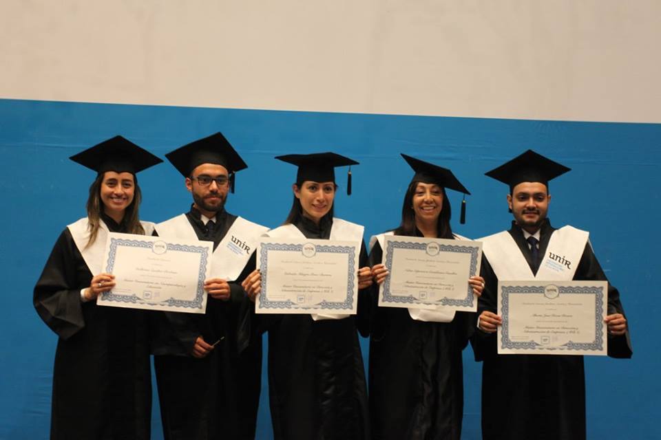 Un millar de alumnos de diez países americanos asistieron en Bogotá al acto de graduación de la Universidad Internacional de La Rioja (UNIR).